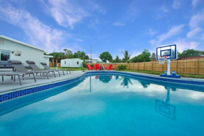 West Palm Beach Pool Home- Paxton
